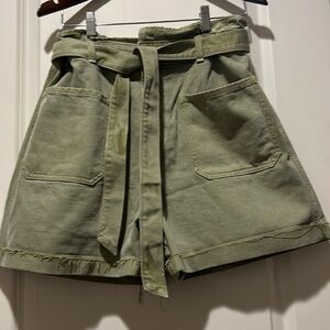 ZARA Paperbag baggy high rise elastic waist belted Shorts pockets size 12 olive